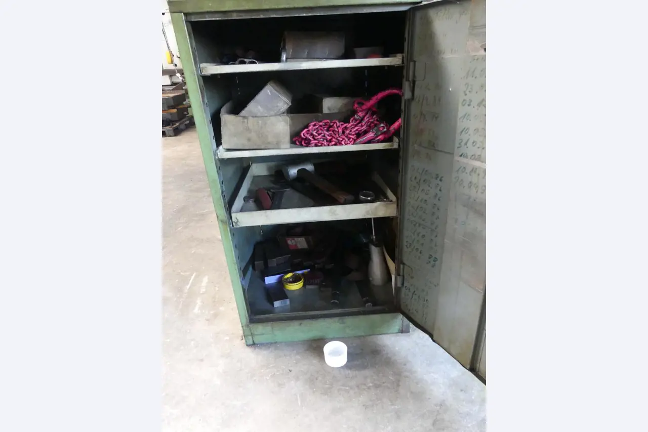 Maszyny i akcesoria oraz narzędzia z sektora inżynierii mechanicznej-27