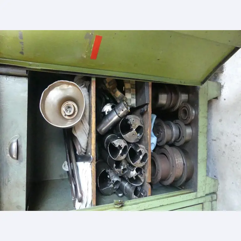 Maszyny i akcesoria oraz narzędzia z sektora inżynierii mechanicznej-29