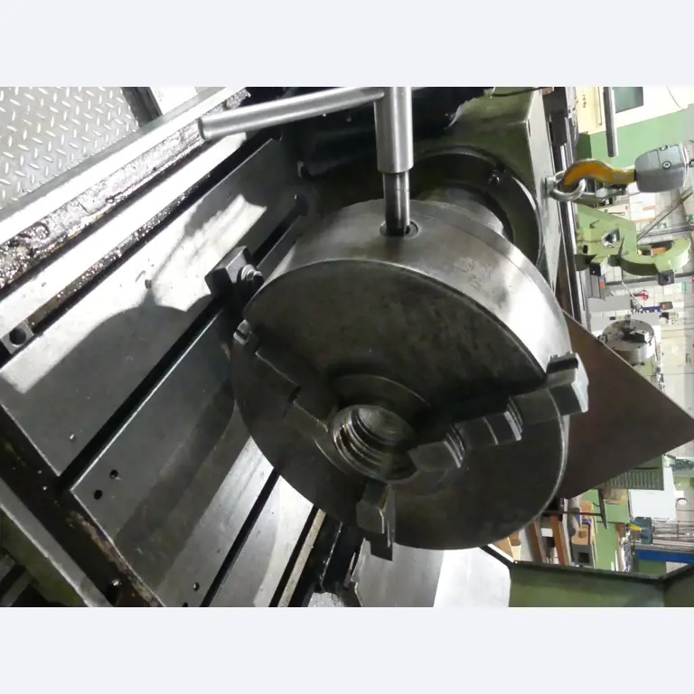 Maszyny i akcesoria oraz narzędzia z sektora inżynierii mechanicznej-33