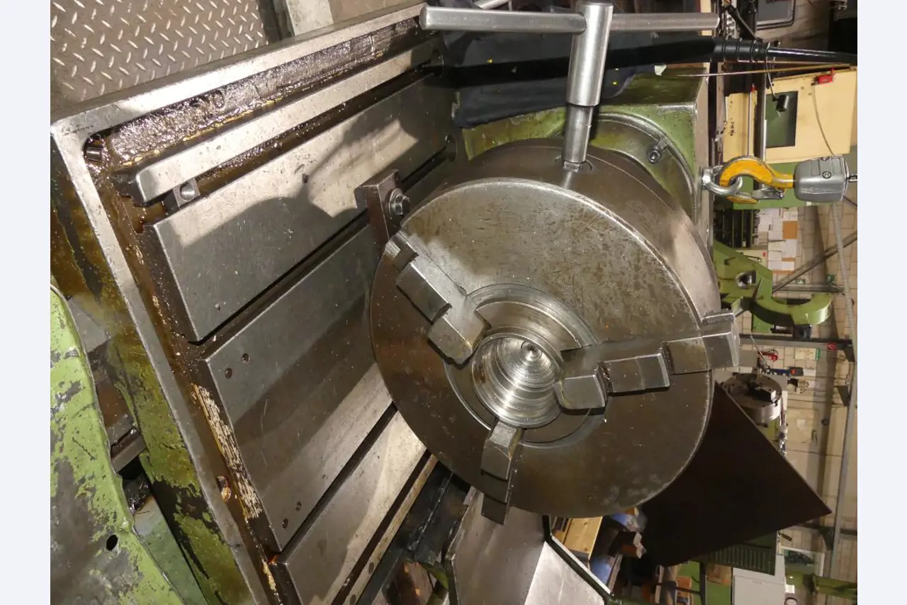 Maszyny i akcesoria oraz narzędzia z sektora inżynierii mechanicznej-34