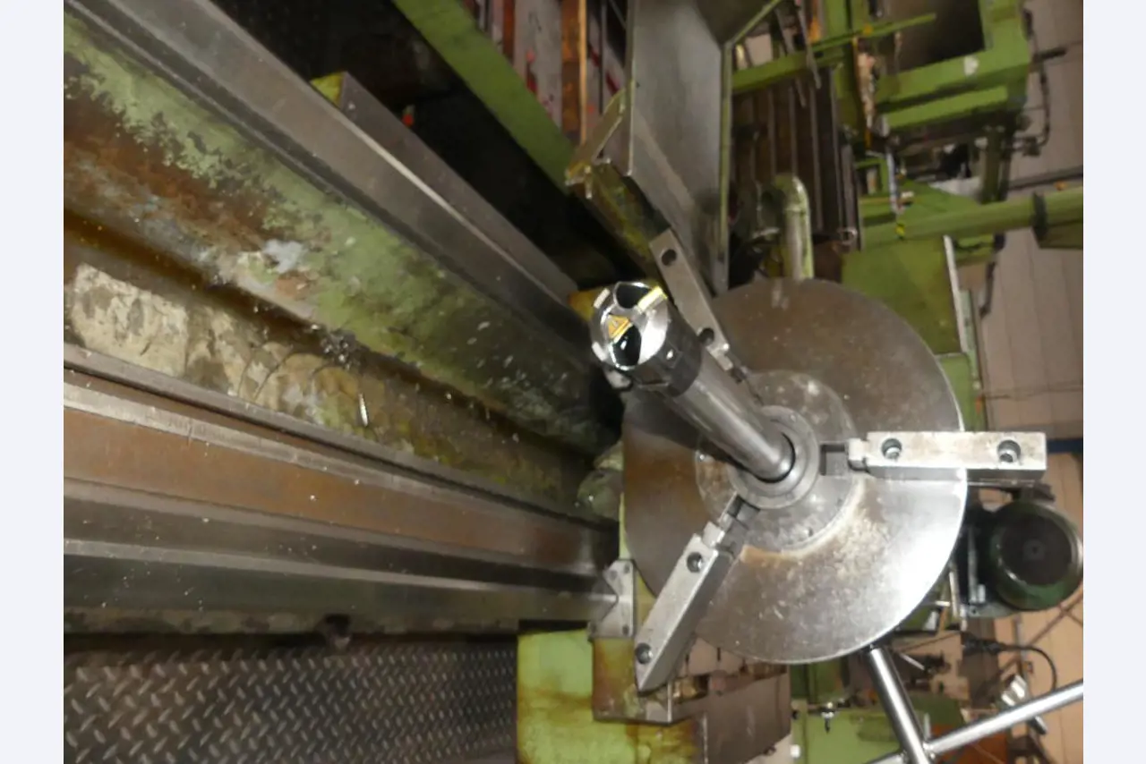 Maszyny i akcesoria oraz narzędzia z sektora inżynierii mechanicznej-35