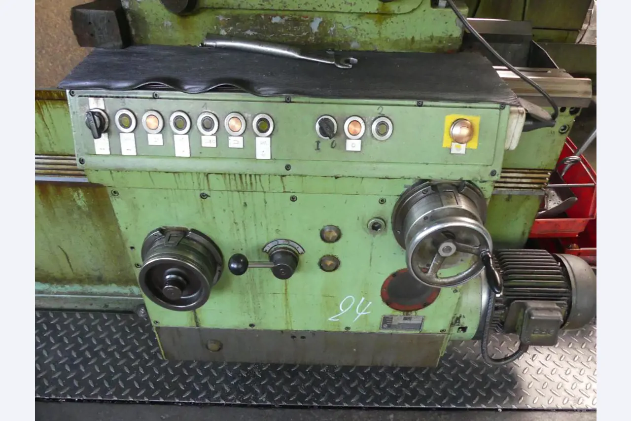 Maszyny i akcesoria oraz narzędzia z sektora inżynierii mechanicznej-3