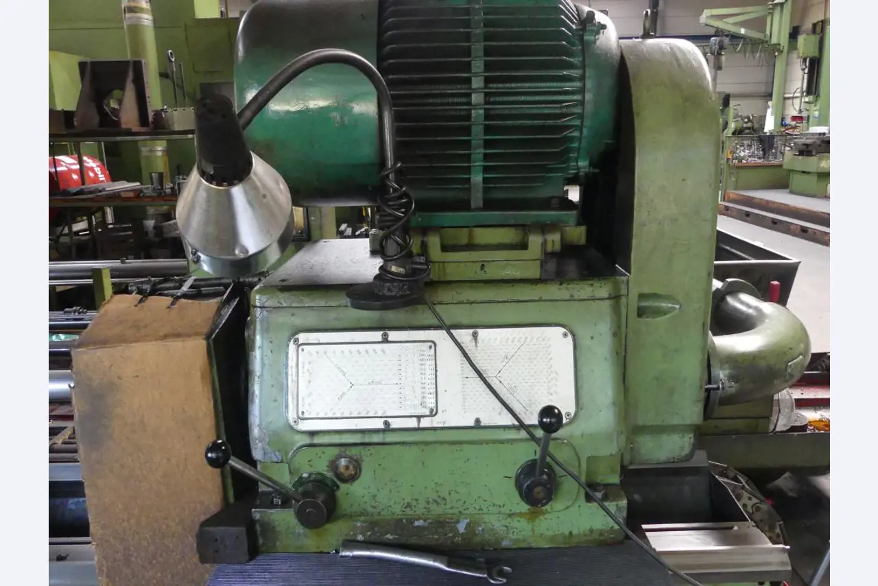 Maszyny i akcesoria oraz narzędzia z sektora inżynierii mechanicznej-4