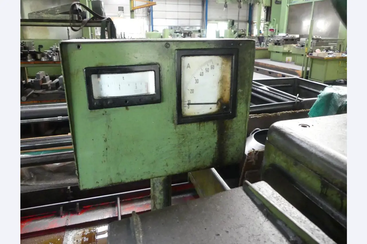 Maszyny i akcesoria oraz narzędzia z sektora inżynierii mechanicznej-6