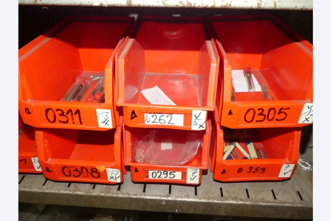 Maszyny i akcesoria oraz narzędzia z sektora inżynierii mechanicznej-3