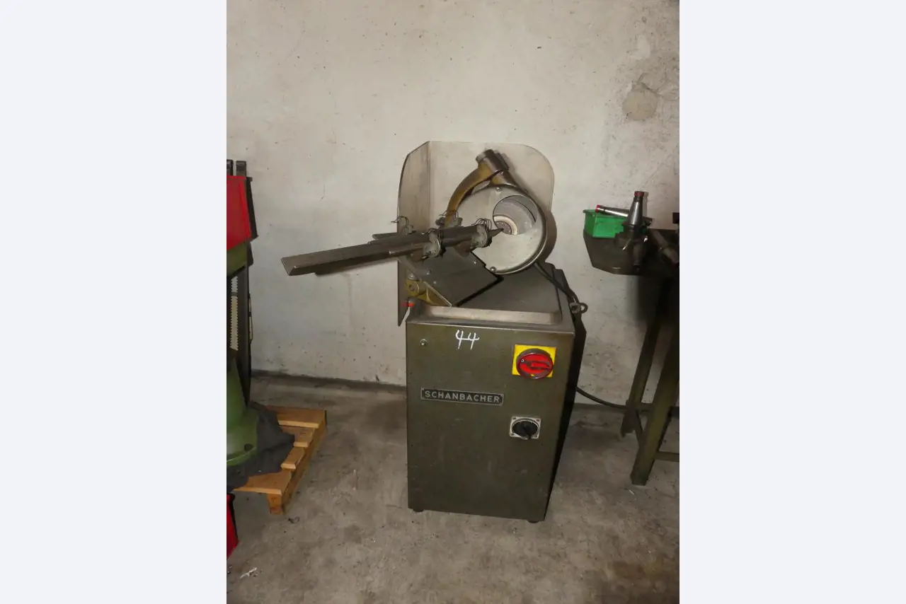 Maszyny i akcesoria oraz narzędzia z sektora inżynierii mechanicznej-1