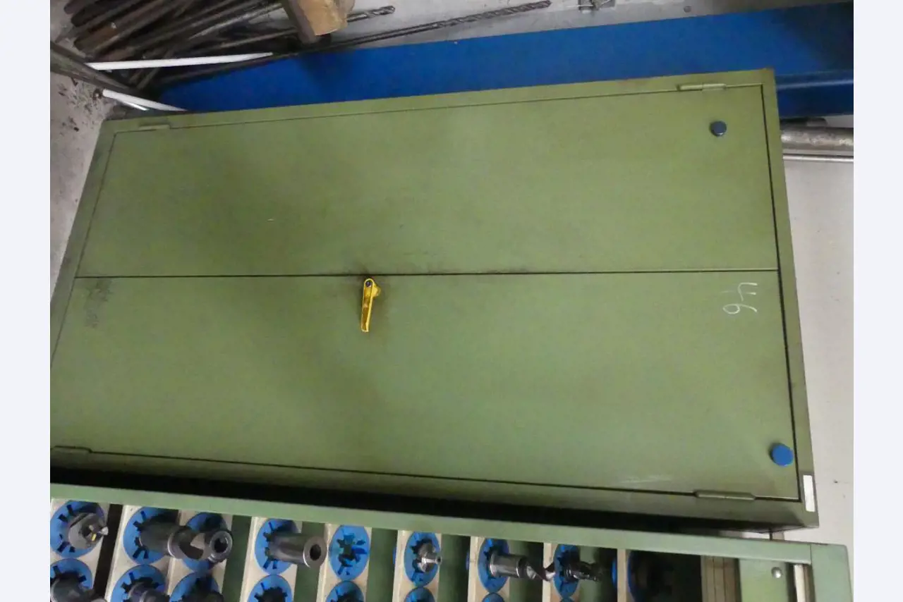 Maszyny i akcesoria oraz narzędzia z sektora inżynierii mechanicznej-15