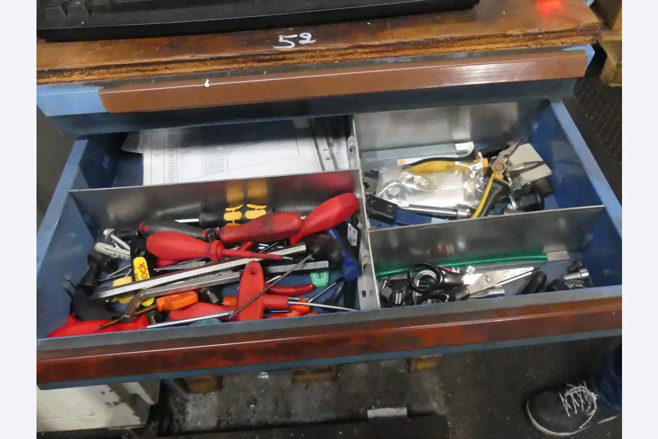 Maszyny i akcesoria oraz narzędzia z sektora inżynierii mechanicznej-19