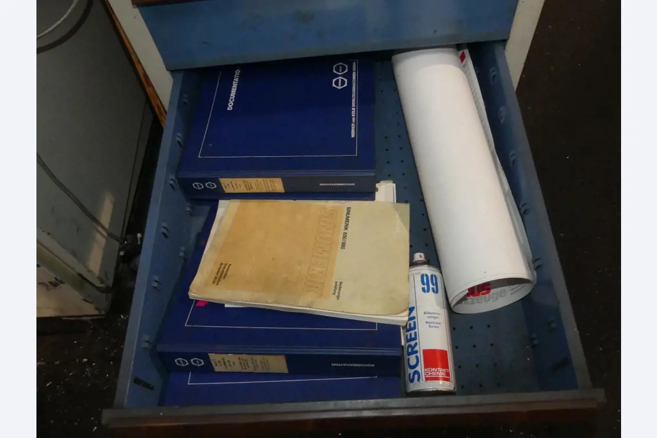 Maszyny i akcesoria oraz narzędzia z sektora inżynierii mechanicznej-23