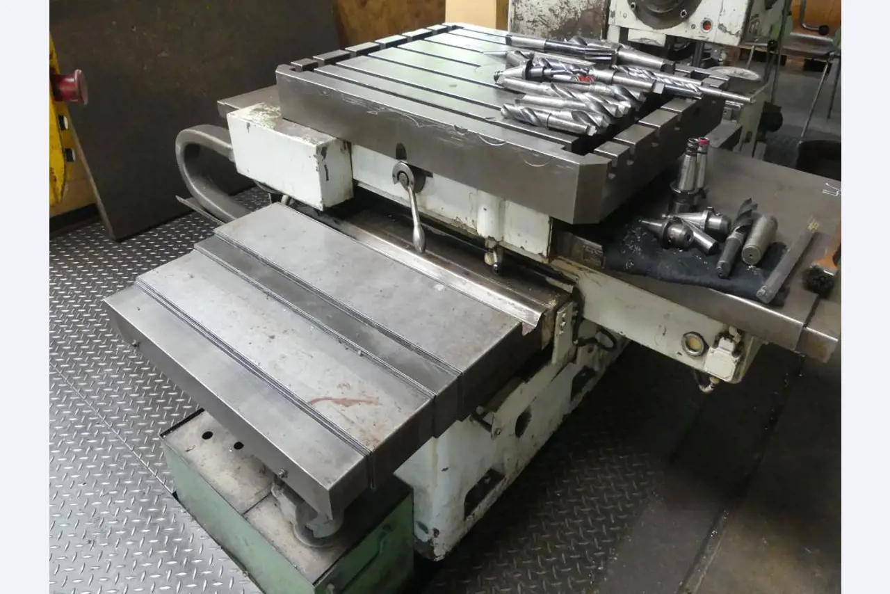 Maszyny i akcesoria oraz narzędzia z sektora inżynierii mechanicznej-2