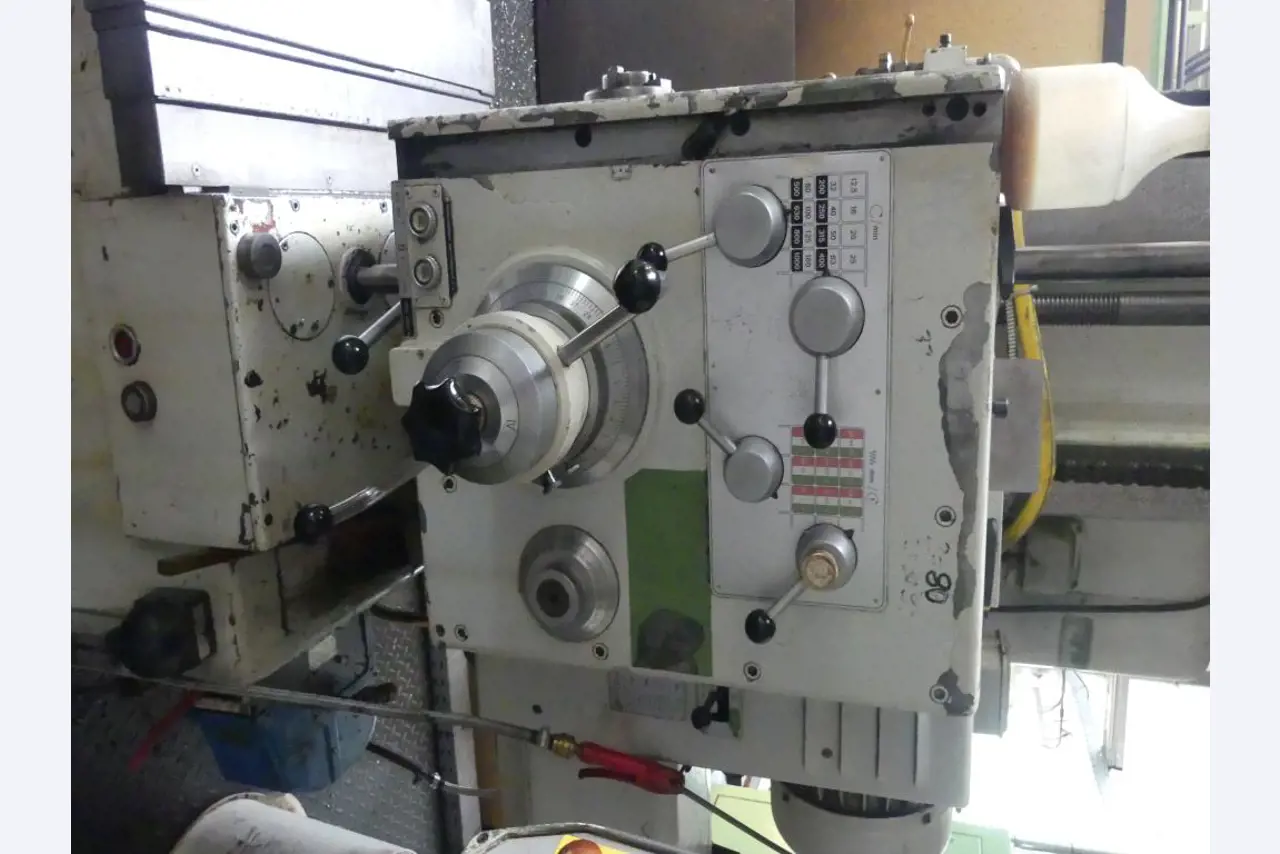 Maszyny i akcesoria oraz narzędzia z sektora inżynierii mechanicznej-5