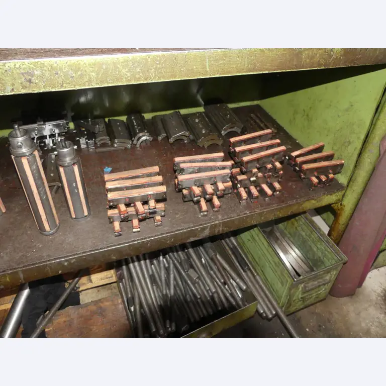 Maszyny i akcesoria oraz narzędzia z sektora inżynierii mechanicznej-15