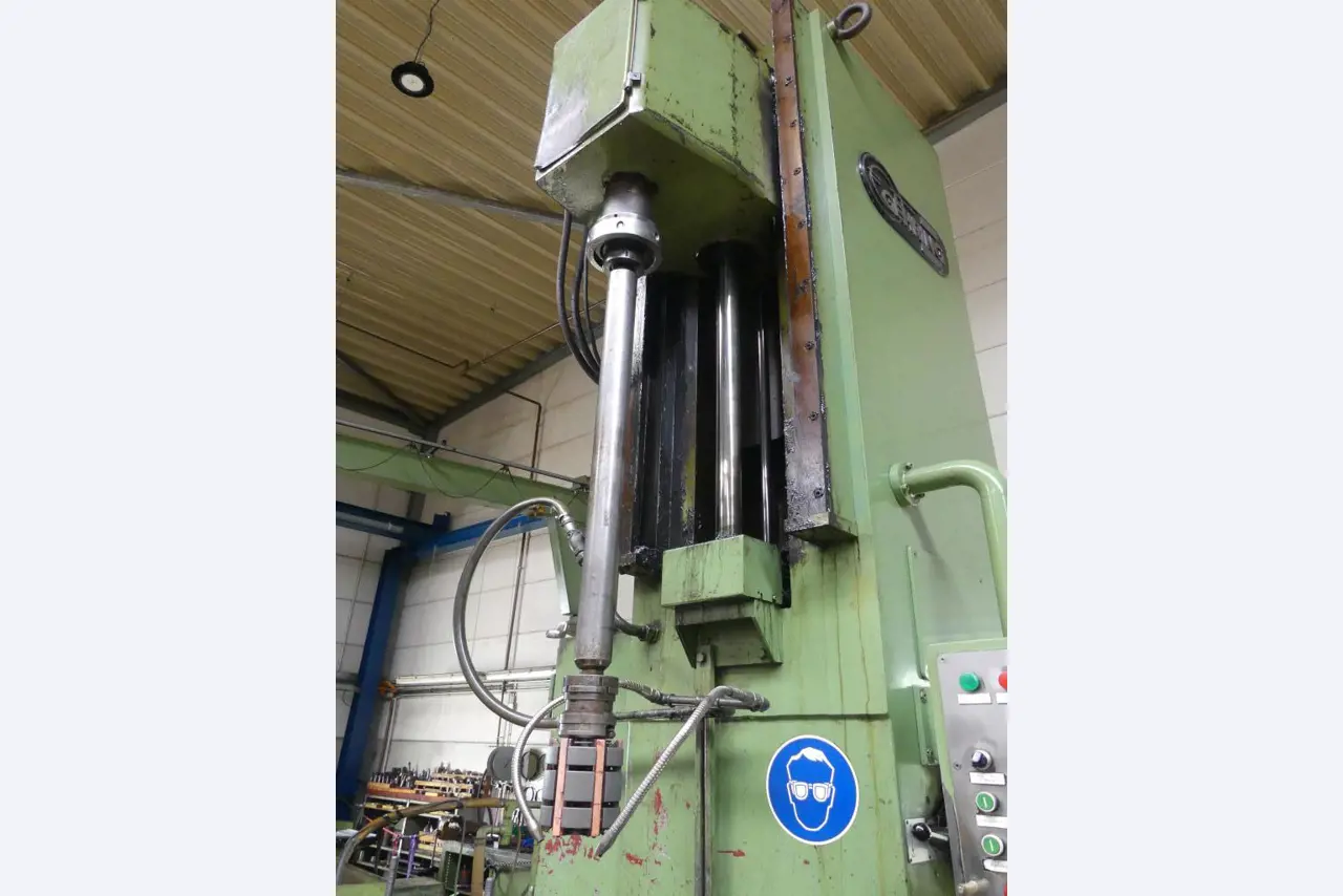 Maszyny i akcesoria oraz narzędzia z sektora inżynierii mechanicznej-1