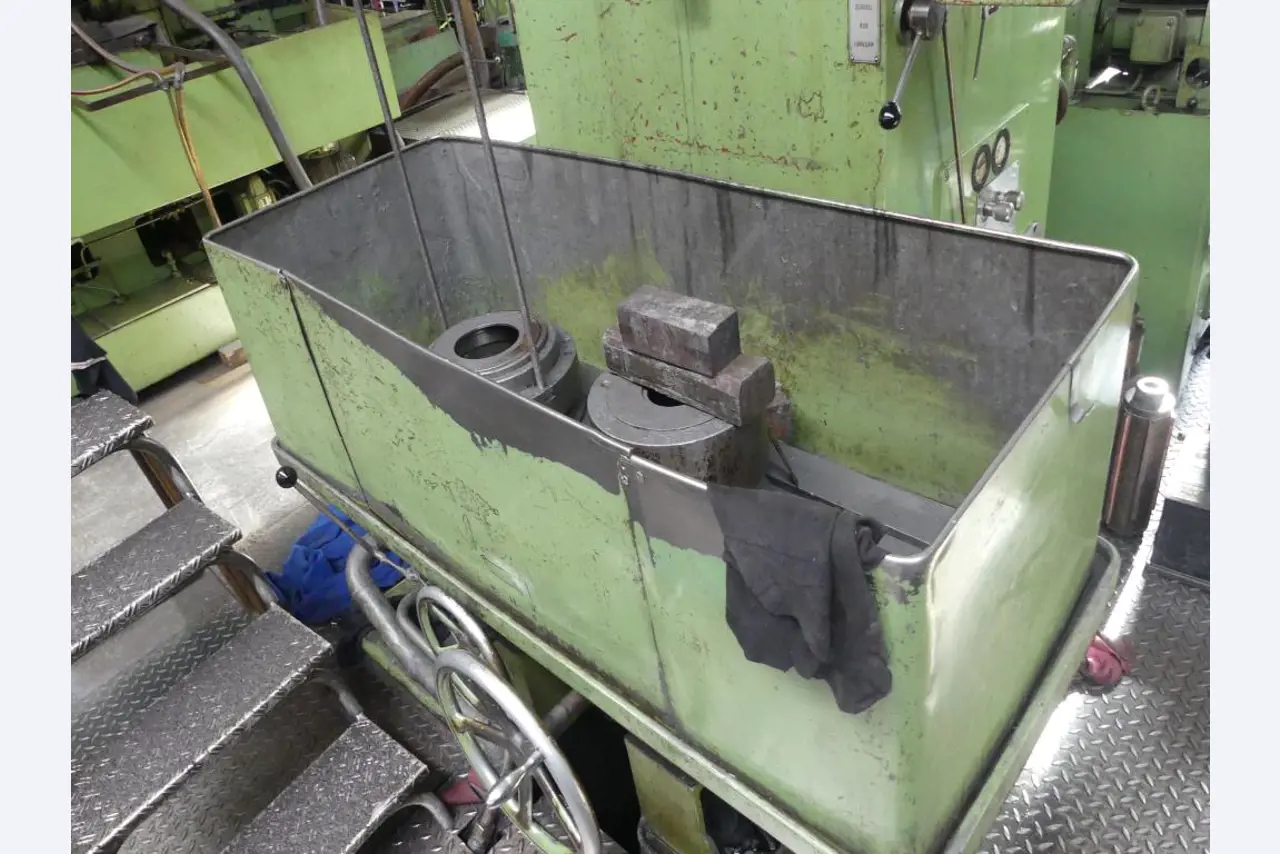 Maszyny i akcesoria oraz narzędzia z sektora inżynierii mechanicznej-4