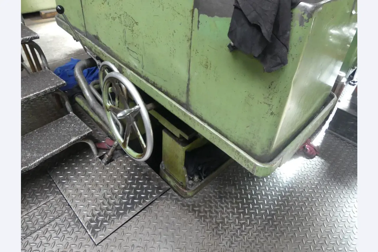 Maszyny i akcesoria oraz narzędzia z sektora inżynierii mechanicznej-5