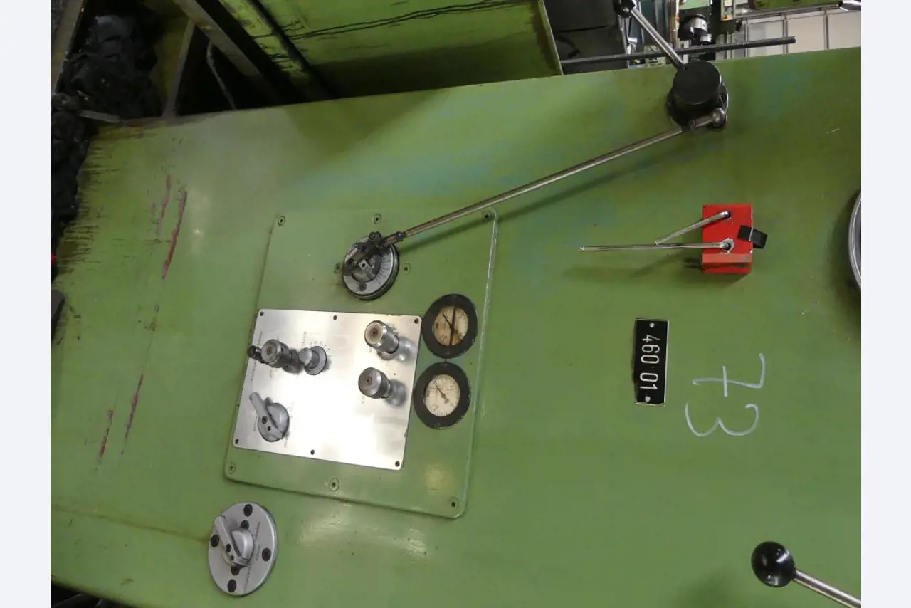 Maszyny i akcesoria oraz narzędzia z sektora inżynierii mechanicznej-7