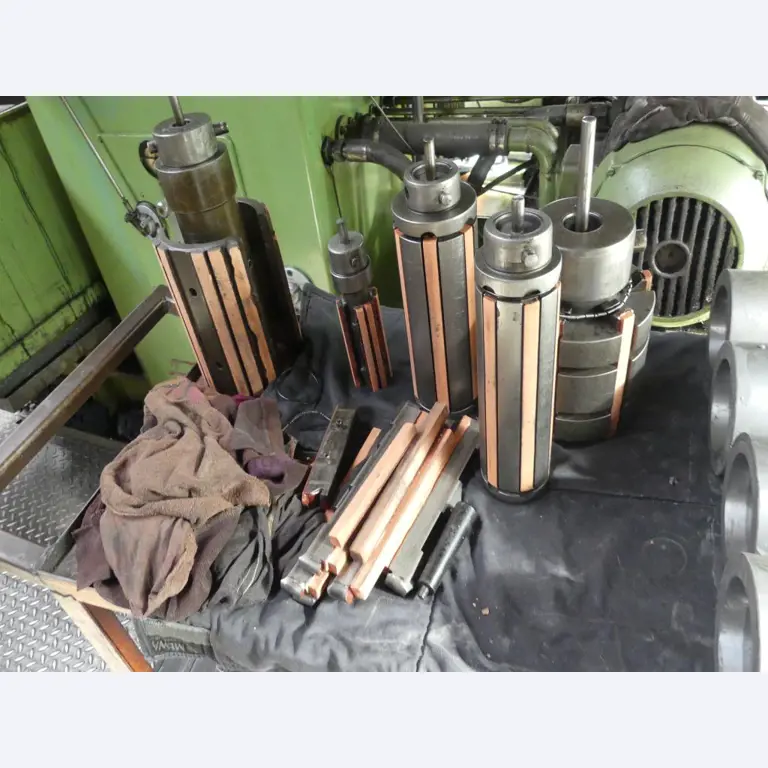 Maszyny i akcesoria oraz narzędzia z sektora inżynierii mechanicznej-8