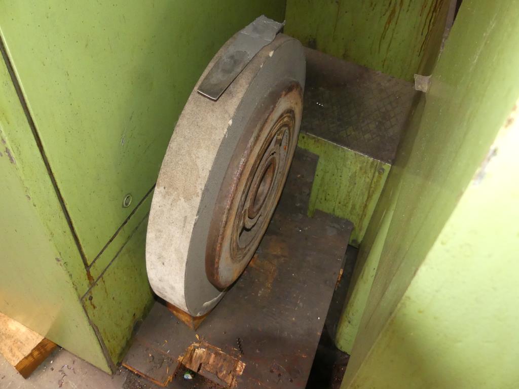 Stroje a příslušenství a nástroje z oblasti strojírenství-11