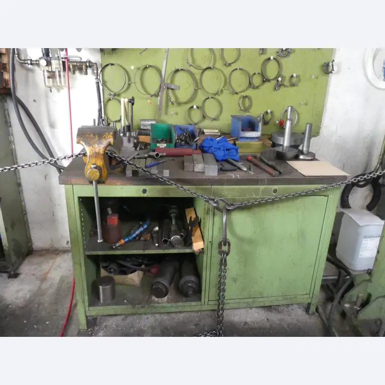 Maszyny i akcesoria oraz narzędzia z sektora inżynierii mechanicznej-12