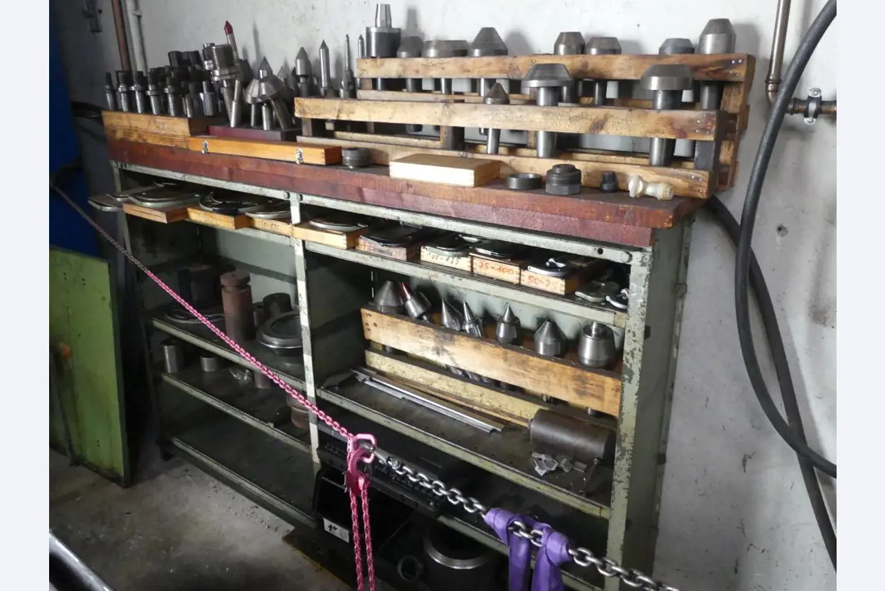 Maszyny i akcesoria oraz narzędzia z sektora inżynierii mechanicznej-14