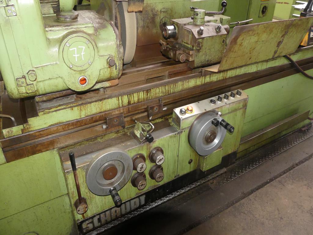 Stroje a příslušenství a nástroje z oblasti strojírenství-1