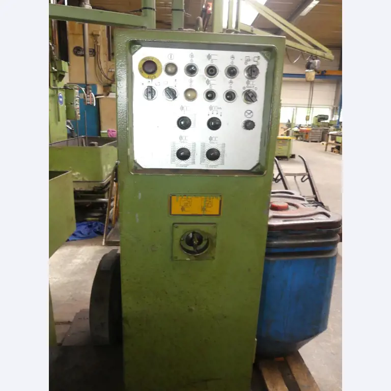 Maszyny i akcesoria oraz narzędzia z sektora inżynierii mechanicznej-4