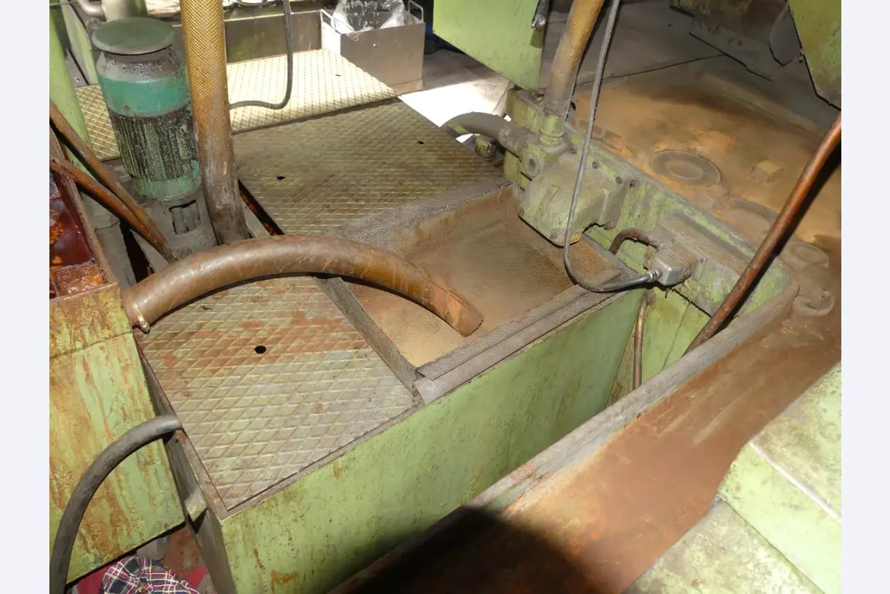 Maszyny i akcesoria oraz narzędzia z sektora inżynierii mechanicznej-8