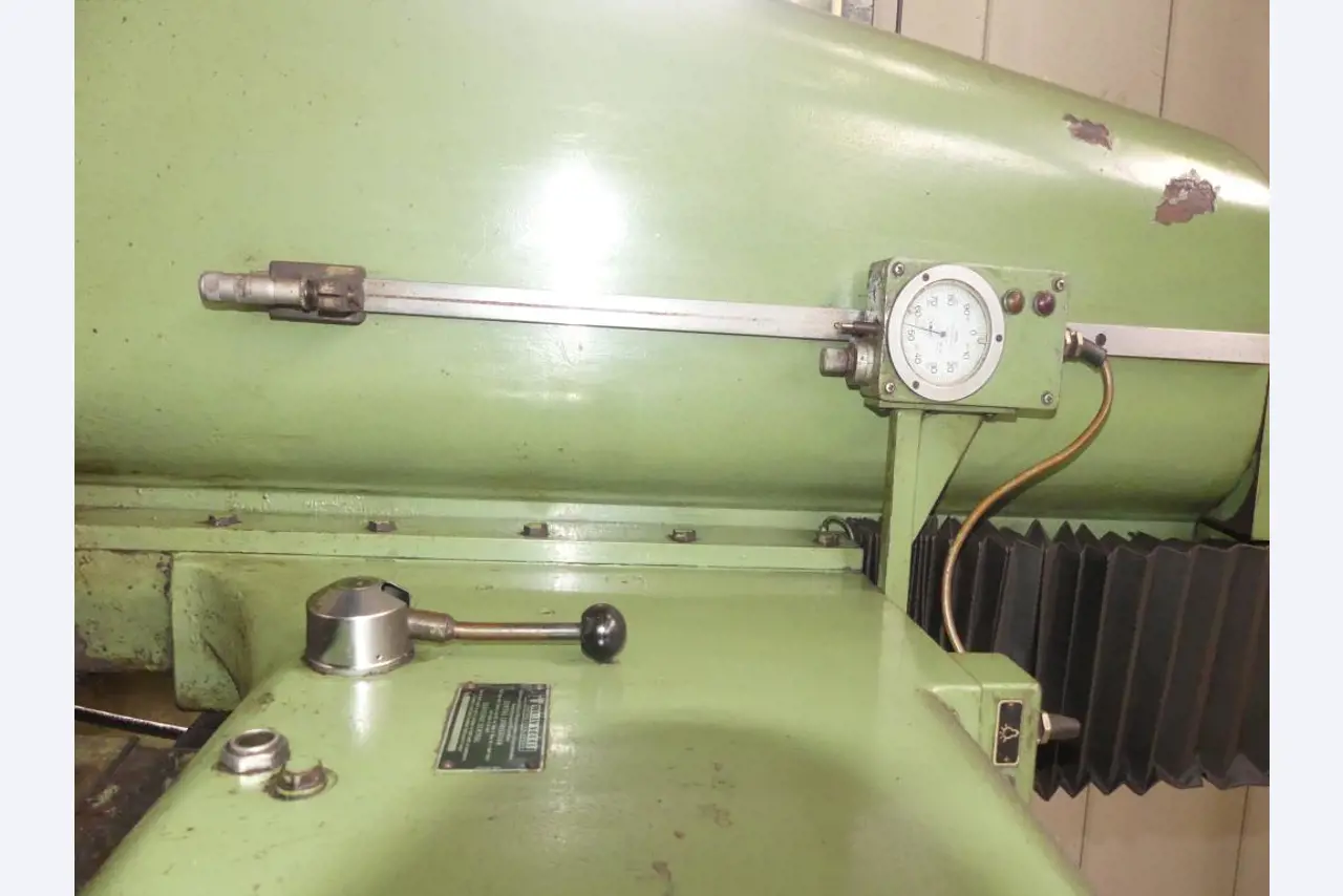 Maszyny i akcesoria oraz narzędzia z sektora inżynierii mechanicznej-11