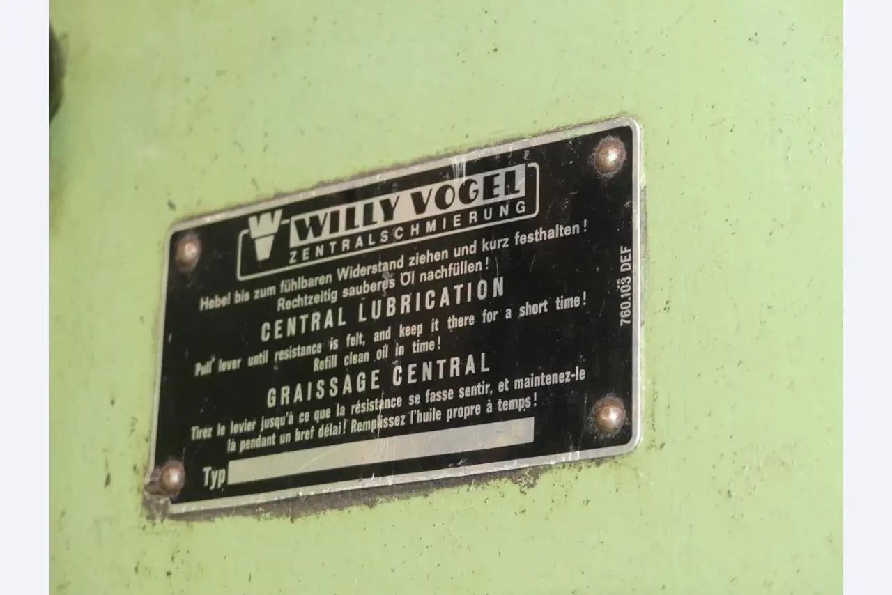 Maszyny i akcesoria oraz narzędzia z sektora inżynierii mechanicznej-12