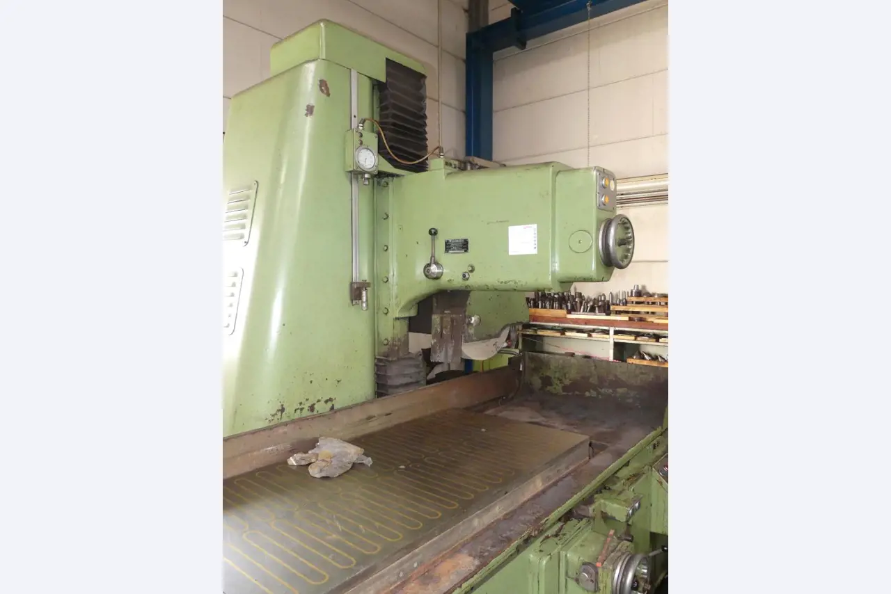 Maszyny i akcesoria oraz narzędzia z sektora inżynierii mechanicznej-5