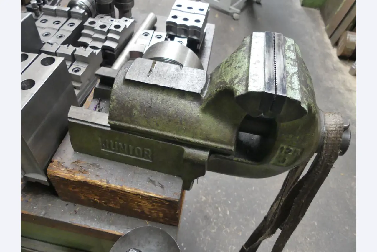 Machines, tools and equipment from mechanical engineering-18