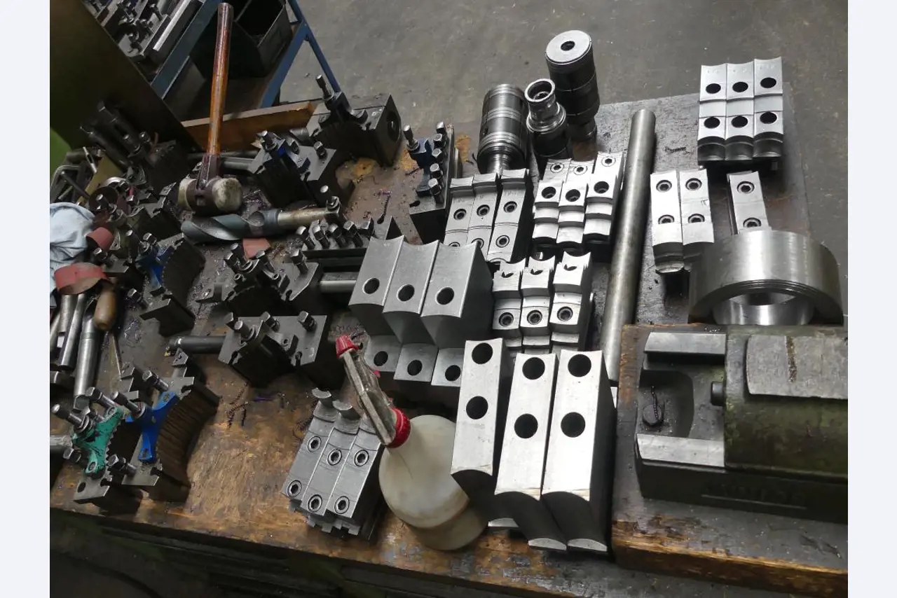 Machines, tools and equipment from mechanical engineering-19