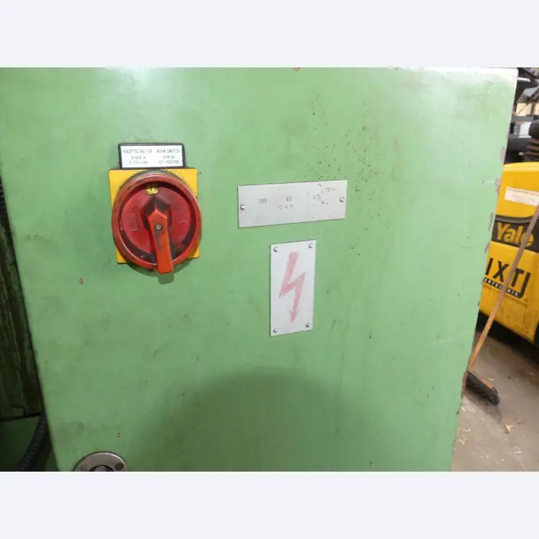 Máquinas e acessórios e ferramentas do sector da construção mecânica-10