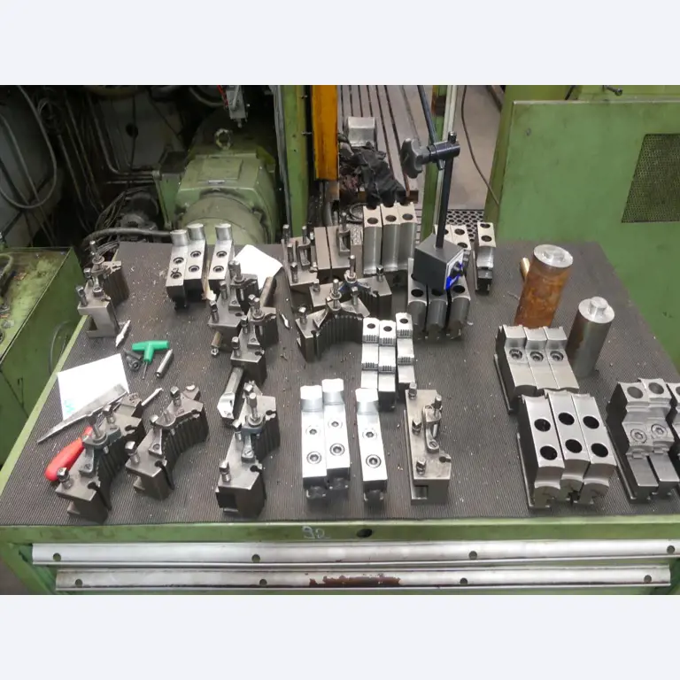 Máquinas e acessórios e ferramentas do sector da construção mecânica-12