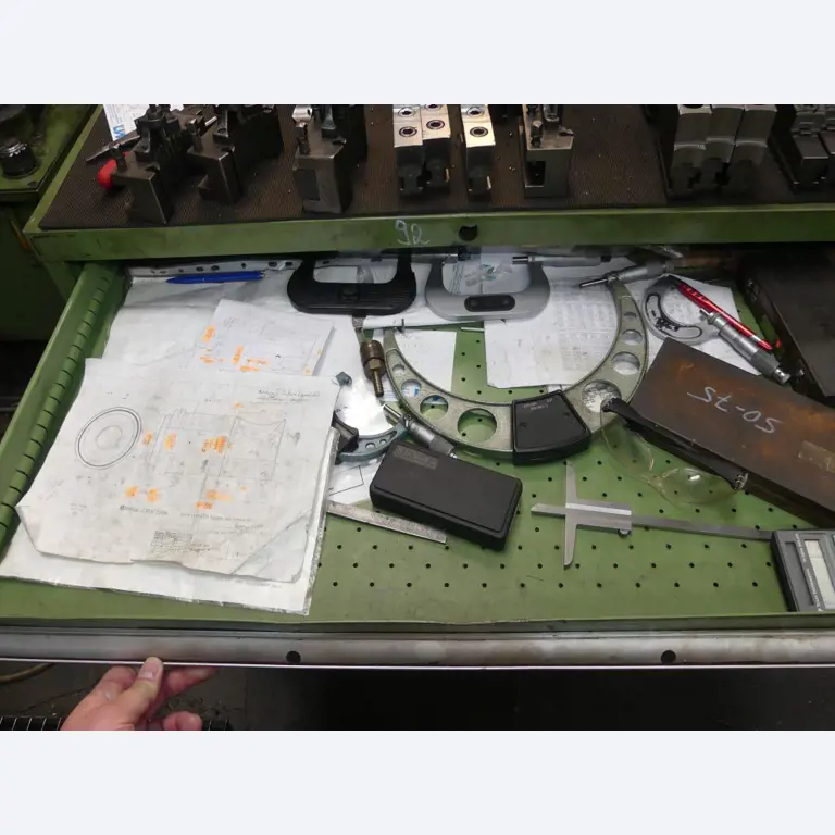 Máquinas e acessórios e ferramentas do sector da construção mecânica-13