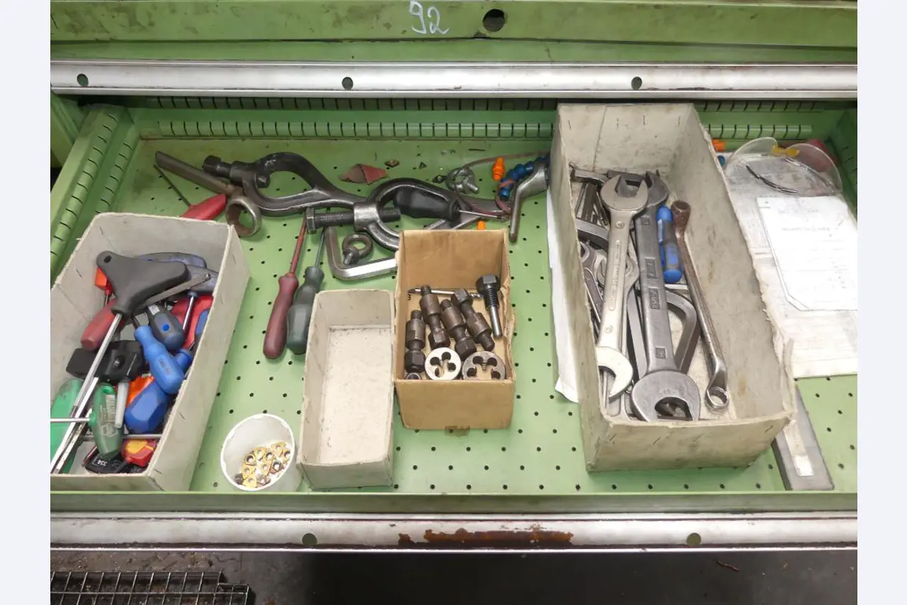 Máquinas e acessórios e ferramentas do sector da construção mecânica-14