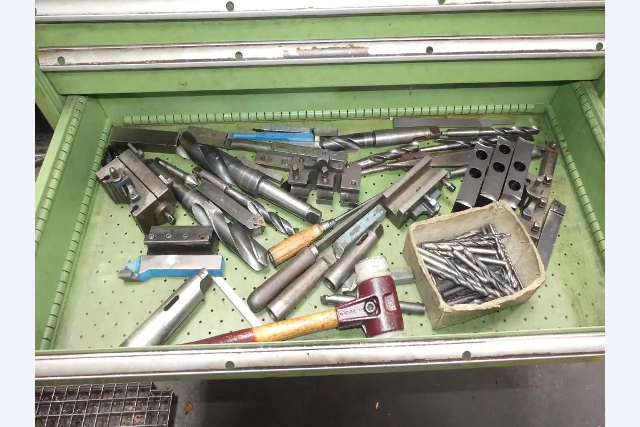 Máquinas e acessórios e ferramentas do sector da construção mecânica-15