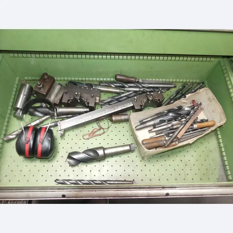 Máquinas e acessórios e ferramentas do sector da construção mecânica-16