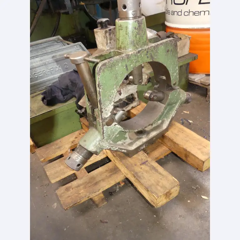 Máquinas e acessórios e ferramentas do sector da construção mecânica-18