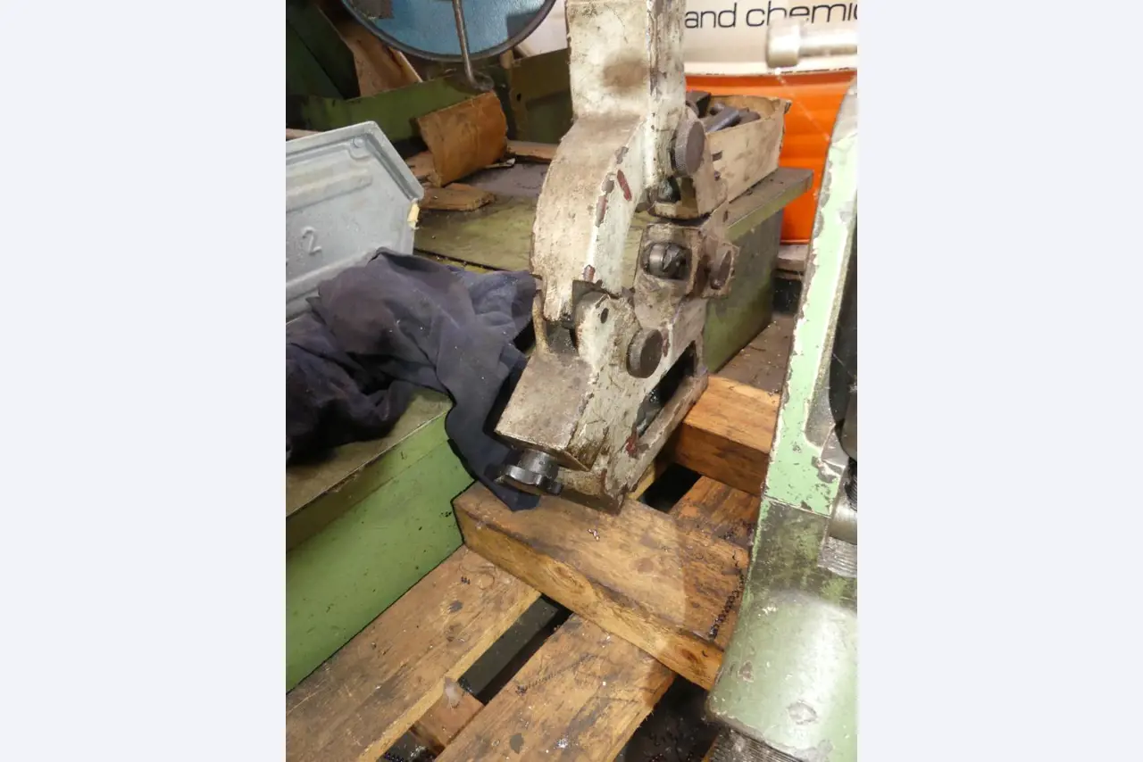 Máquinas e acessórios e ferramentas do sector da construção mecânica-19