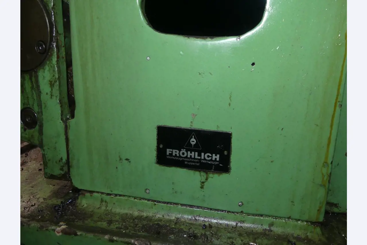 Máquinas e acessórios e ferramentas do sector da construção mecânica-22