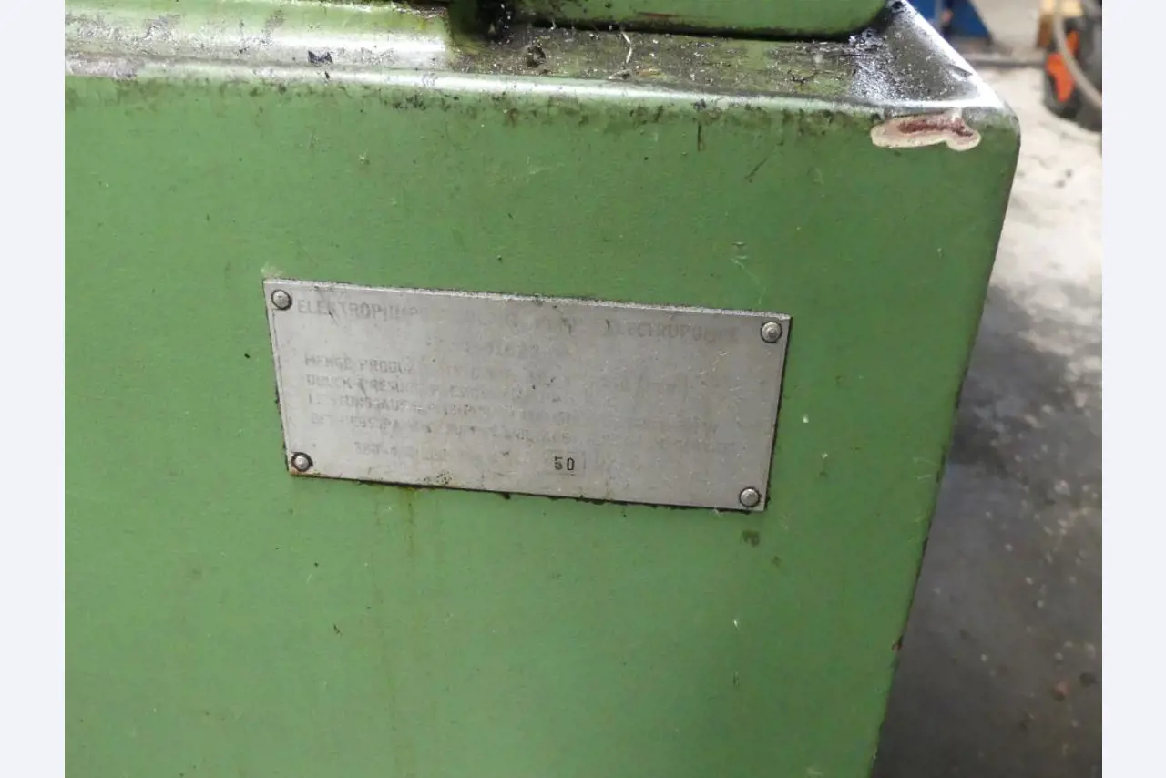 Máquinas e acessórios e ferramentas do sector da construção mecânica-7