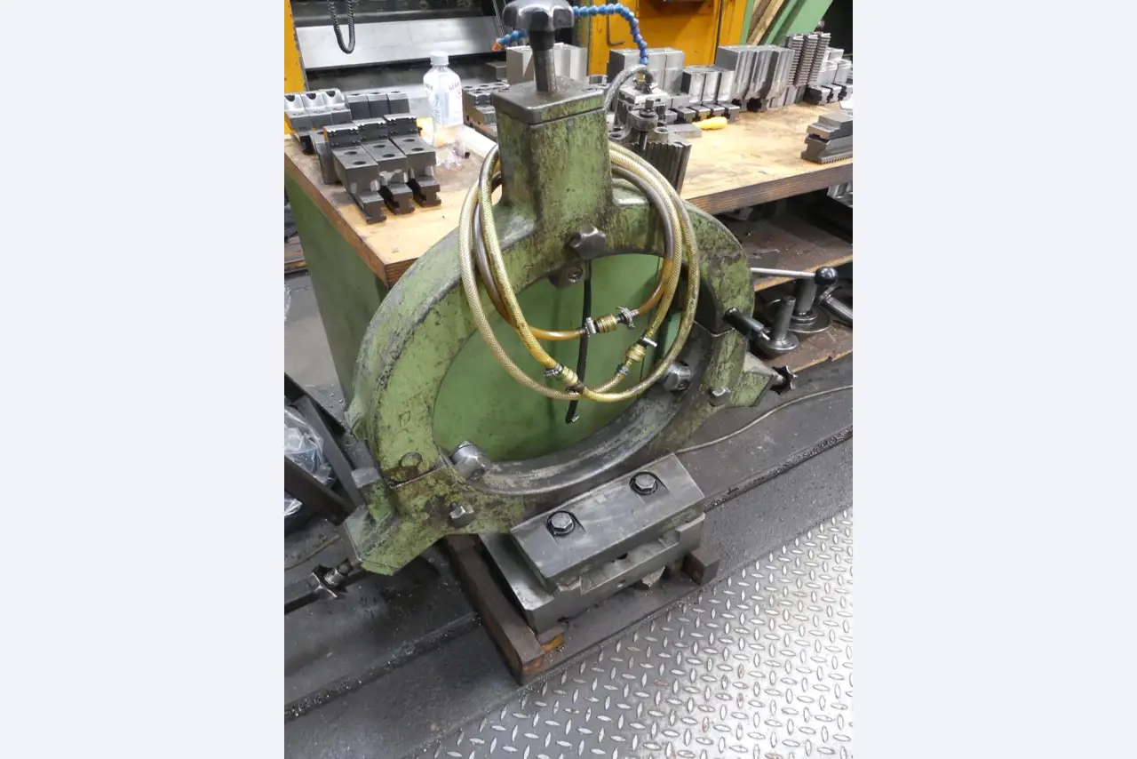 Maszyny i akcesoria oraz narzędzia z sektora inżynierii mechanicznej-14