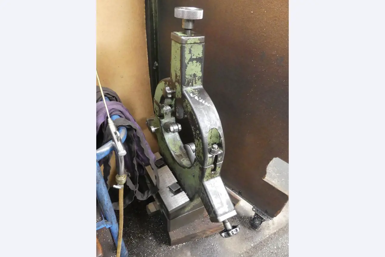 Maszyny i akcesoria oraz narzędzia z sektora inżynierii mechanicznej-15