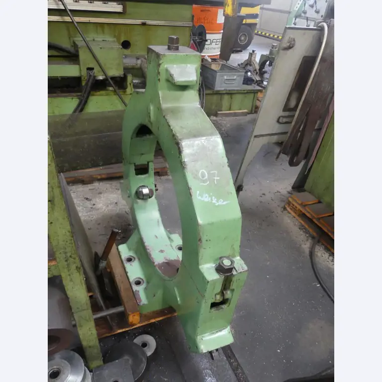 Maszyny i akcesoria oraz narzędzia z sektora inżynierii mechanicznej-16