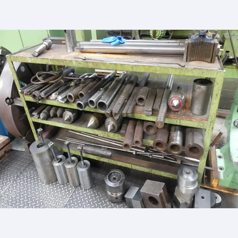 Maszyny i akcesoria oraz narzędzia z sektora inżynierii mechanicznej-17