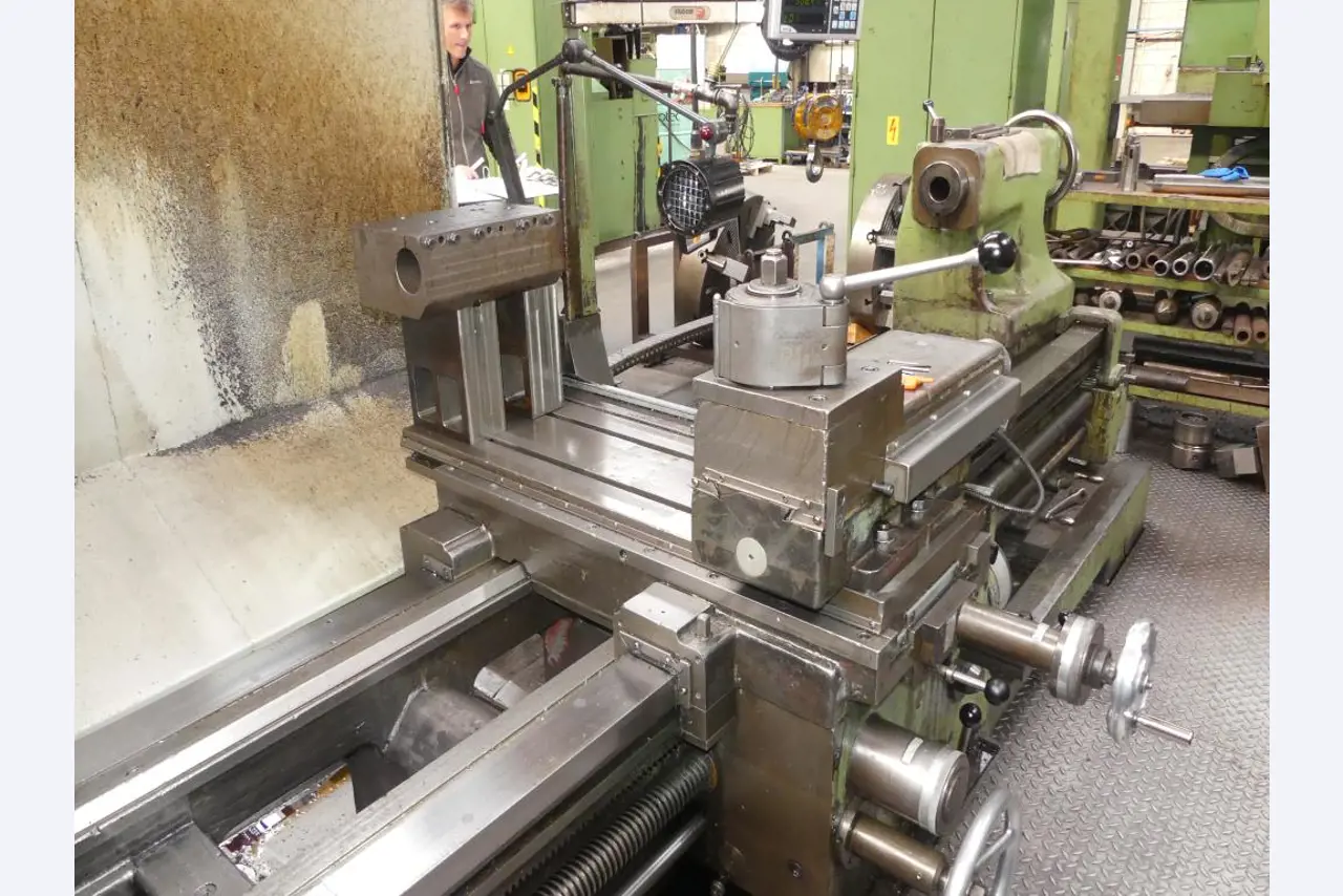 Maszyny i akcesoria oraz narzędzia z sektora inżynierii mechanicznej-3