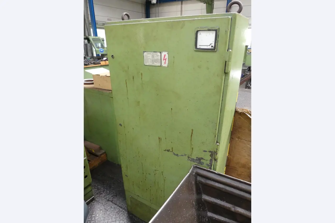 Maszyny i akcesoria oraz narzędzia z sektora inżynierii mechanicznej-9