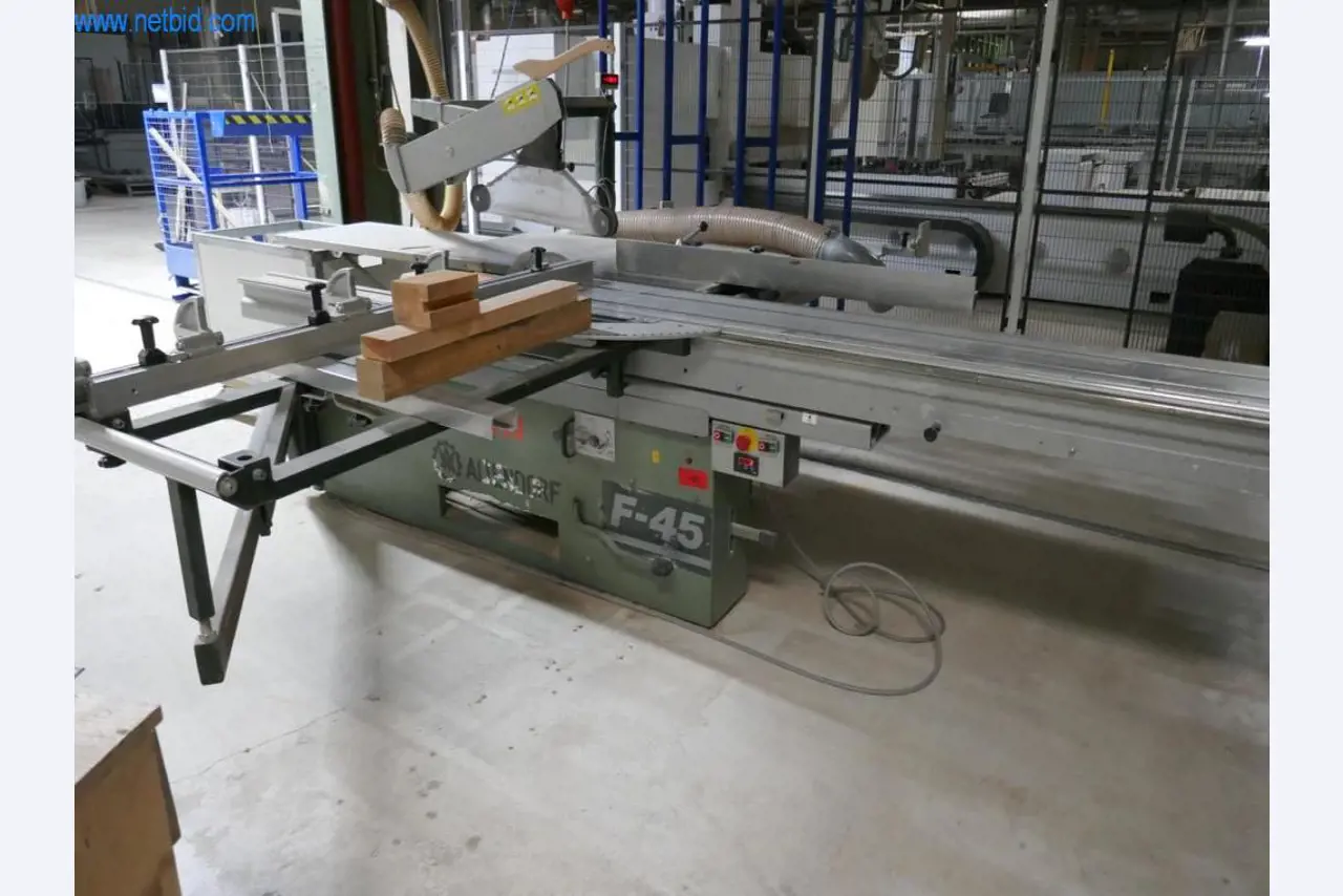 Máquinas para a produção de mobiliário para salas de estar-1