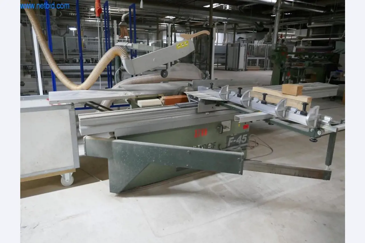 Máquinas para a produção de mobiliário para salas de estar-2